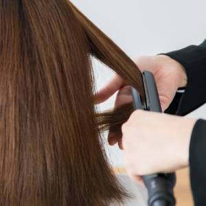 ヘアアイロン前の髪の保護について